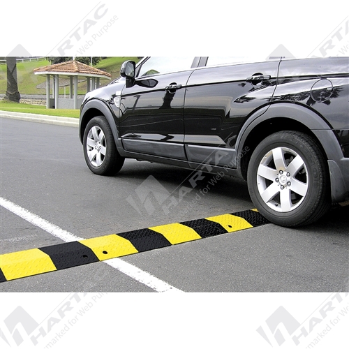 Slo-Motion Standard Duty Steel Speed Hump Mid Section 500mm Black & Yellow Incl Fixings